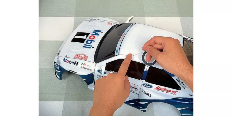 Preview: Kyosho Zierstreifen/Klebeband/Bodylines Schwarz 1mm x 5m