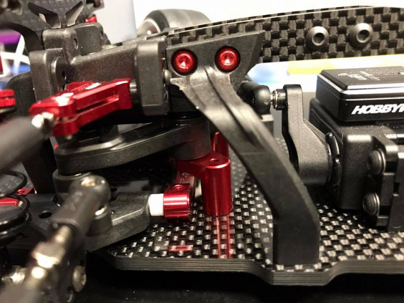 MST RMX 2.0, RMX 2.5 Alum.steering arm mount (red)