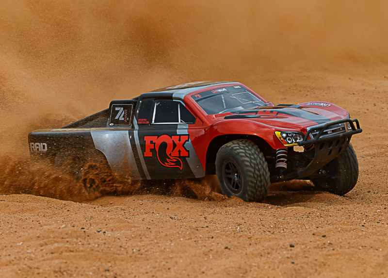 Traxxas Slash 4x4 BL-2S FOX 1/10 Short-Course RTR nP825 BL-2S Brushless, HD-Teile mit 2827X Akku + 2920 Lader