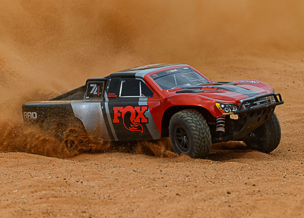 Traxxas Slash 4x4 BL-2S FOX 1/10 Short-Course RTR nP825 BL-2S Brushless, HD-Teile mit 2827X Akku + 2920 Lader